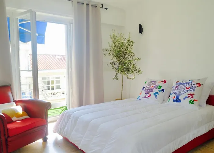 Elegant & Luminous 2-Br - Antibes City Center
