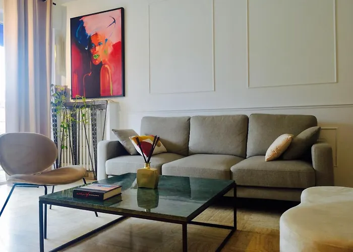 Elegant & Luminous 2-Br - Antibes City Center